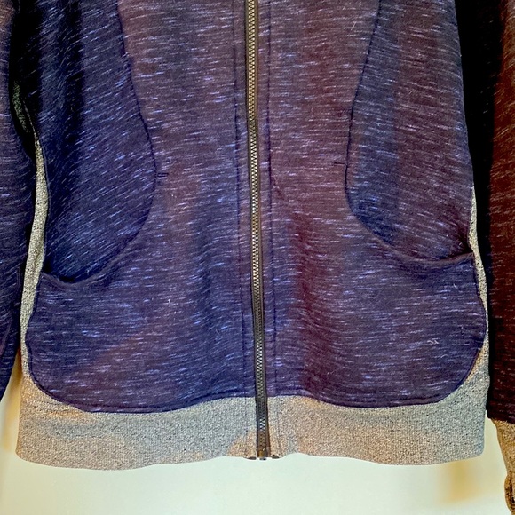 Lululemon Scuba Hoodie - Picture 4 of 10